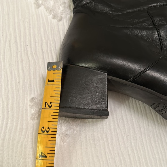 Black leather boots - Picture 8 of 9